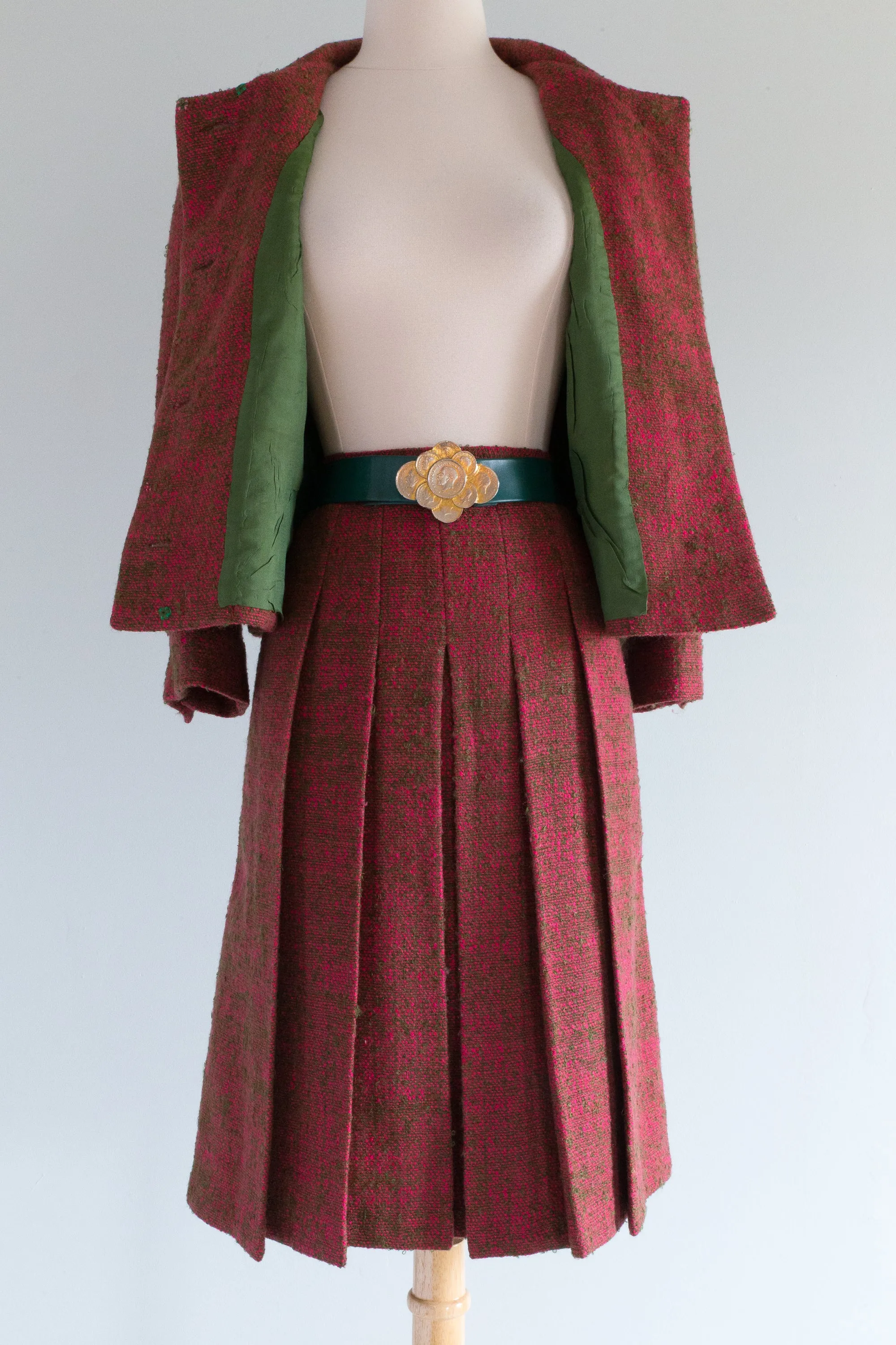 Classic 1960's Davidow Wool Ladies Suit In Pink & Green Tweed / ML