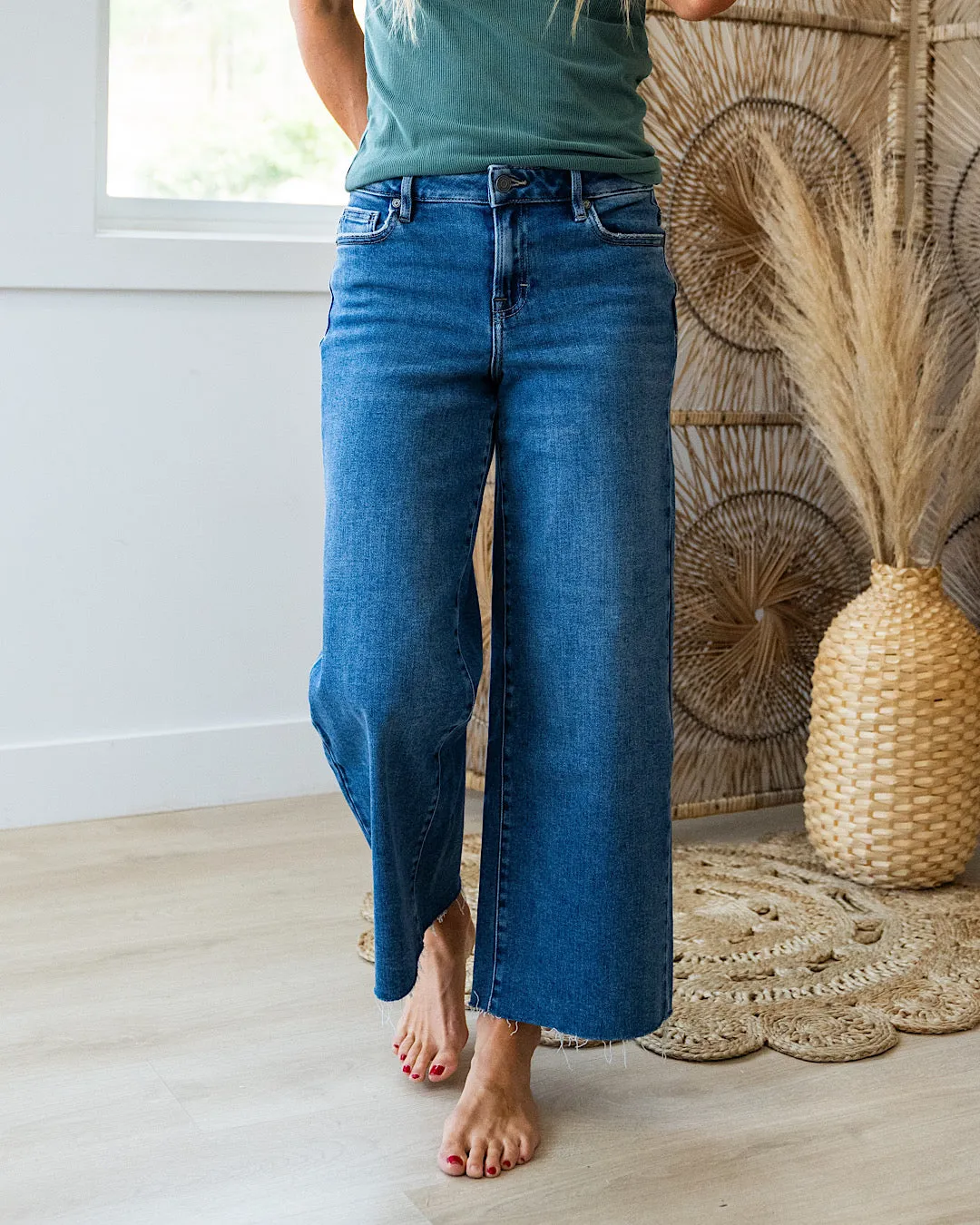 NEW! Hidden Nori Non Distressed Wide Leg Jeans