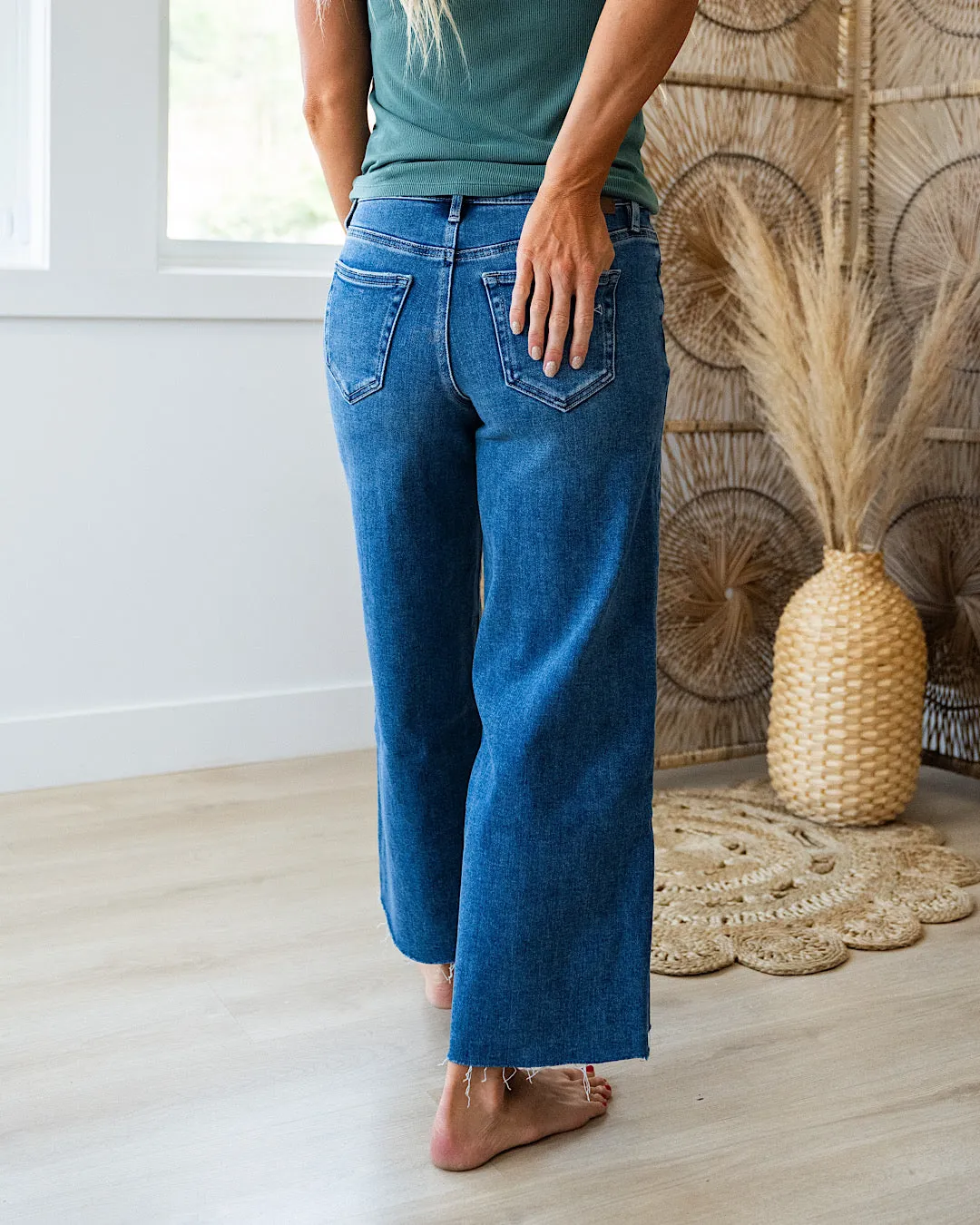 NEW! Hidden Nori Non Distressed Wide Leg Jeans