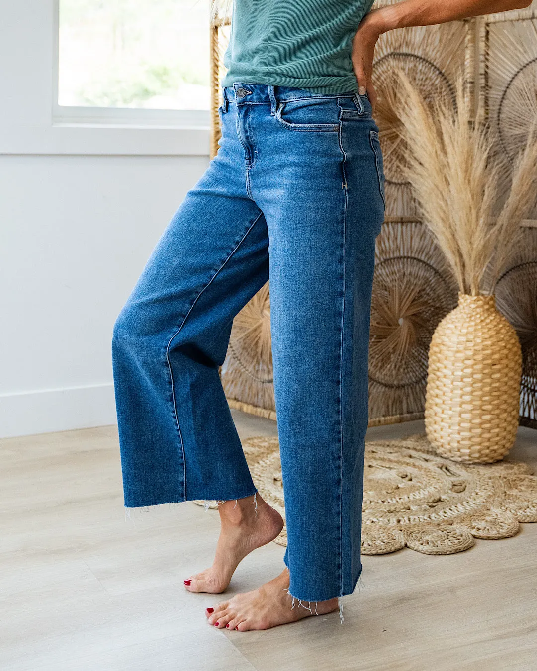 NEW! Hidden Nori Non Distressed Wide Leg Jeans