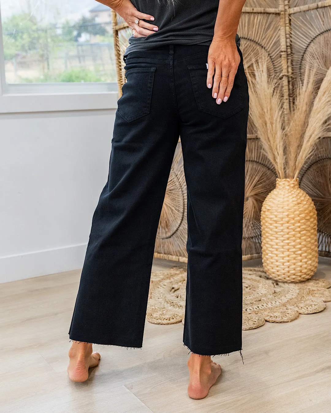 NEW! Vervet Skye Wide Leg Non Distressed Crop Jeans - Black